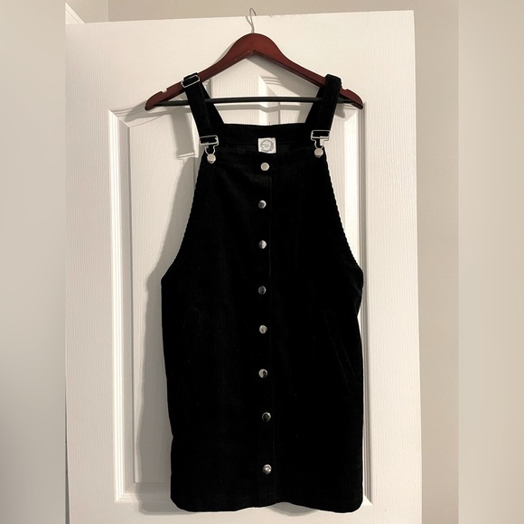Francesca’s Black corduroy overalls - Picture 1 of 3